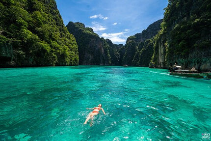 Full-Day Phi Phi and Maiton Islands Tour by Speed Catamaran.