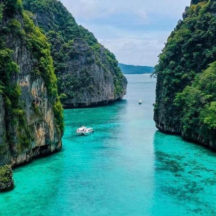 Phi Phi Islands, Pileh Lagoon, Maya Bay and Bamboo Island – Love Andaman Speedboat Tour.