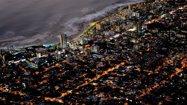 Cape Town by Night: Small-Group Guided City Tour