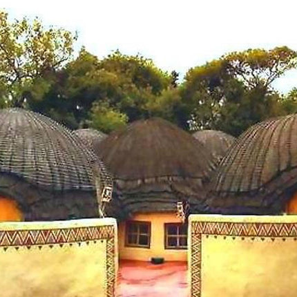 Cradle of Humankind and Lesedi Private Tour from Johannesburg
