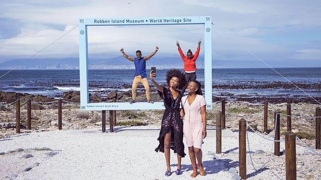 Robben Island Ticket, Kirstenbosch & South African Wine Tasting Small Group Tour