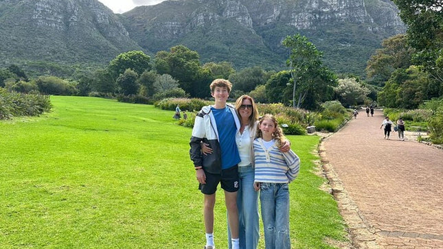 Robben Island, Kirstenbosch Garden, Groot Constantia Private Tour