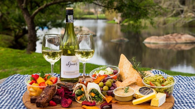 Private Tour of 3 Top Winelands with Wine Tasting from Cape Town