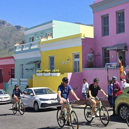 Cape Town Explorer's Delight: Culinary Walking Tour & Culture