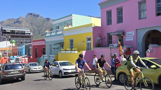 Cape Town Explorer's Delight: Culinary Walking Tour & Culture