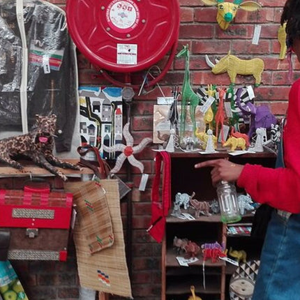Curio / Souvenir Shopping Tour with an African Artifacts Collector